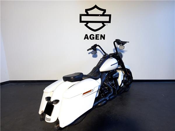 2018 HARLEY-DAVIDSON ROAD KING