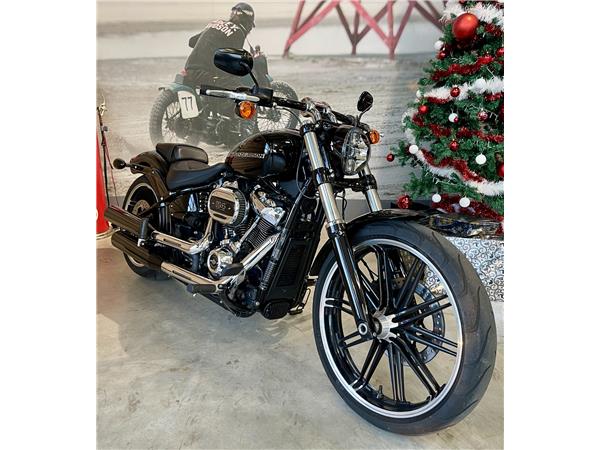 2017 HARLEY-DAVIDSON BREAKOUT