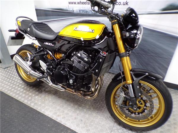 2026 Kawasaki Z900 RS SE