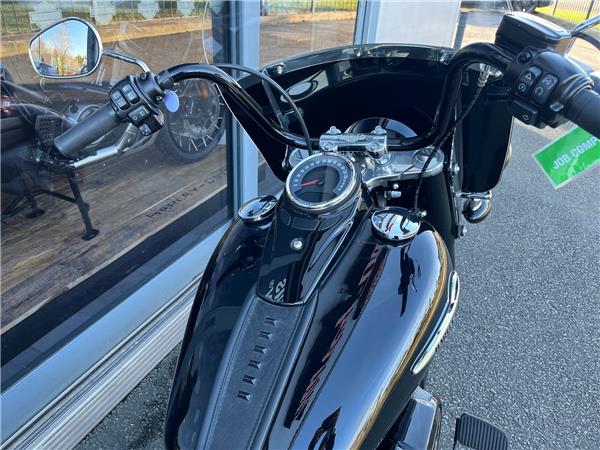 2019 HARLEY-DAVIDSON SOFTAIL FLHCS HERITAGE CLASSIC 114