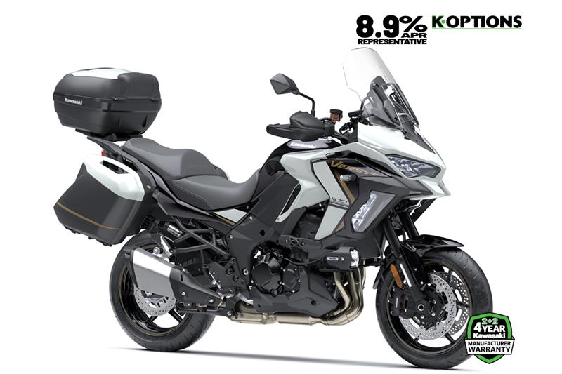 Pearl Robotic White + Metallic Diablo Black