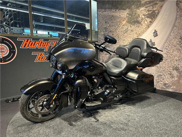 2018 Harley-Davidson FLHTKSE CVO Ultra Limited