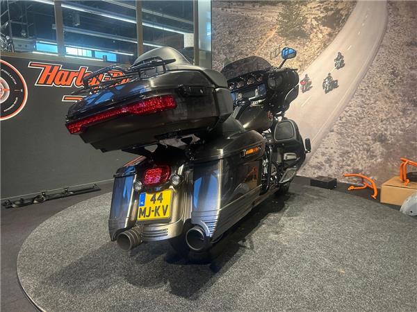 2018 Harley-Davidson FLHTKSE CVO Ultra Limited