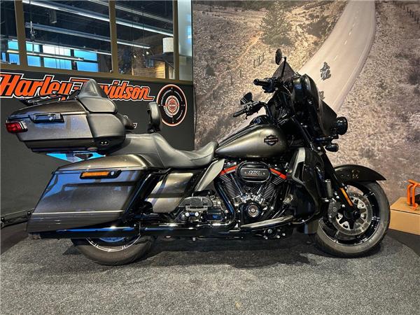2018 Harley-Davidson FLHTKSE CVO Ultra Limited