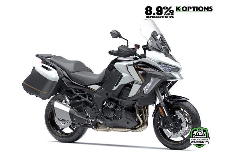 Pearl Robotic White + Metallic Diablo Black