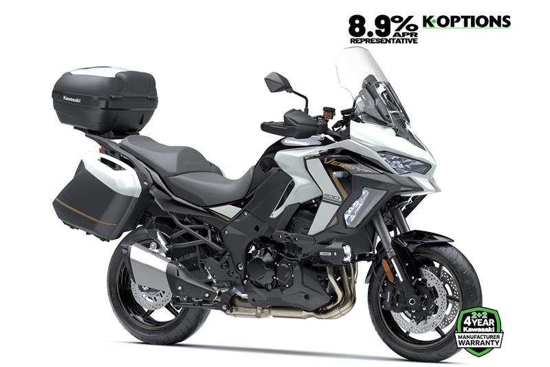 Pearl Robotic White + Metallic Diablo Black