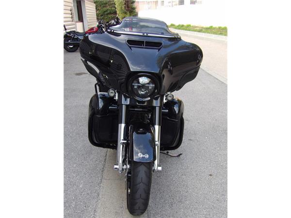 2017 HARLEY-DAVIDSON STREET GLIDE