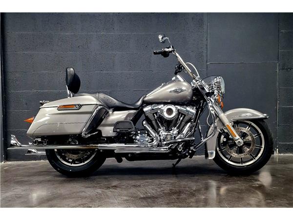 2015 HARLEY-DAVIDSON ROAD KING