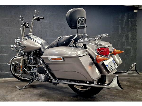 2015 HARLEY-DAVIDSON ROAD KING