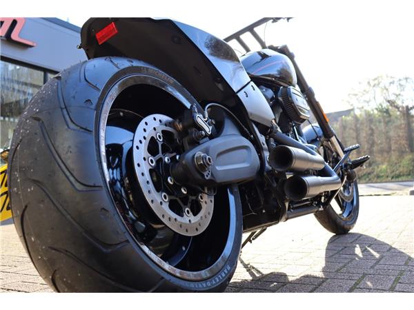 2019 HARLEY-DAVIDSON SOFTAIL FXDR 114