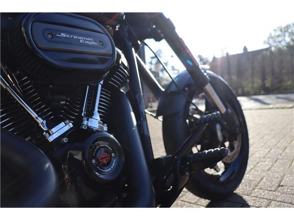 2019 HARLEY-DAVIDSON SOFTAIL FXDR 114