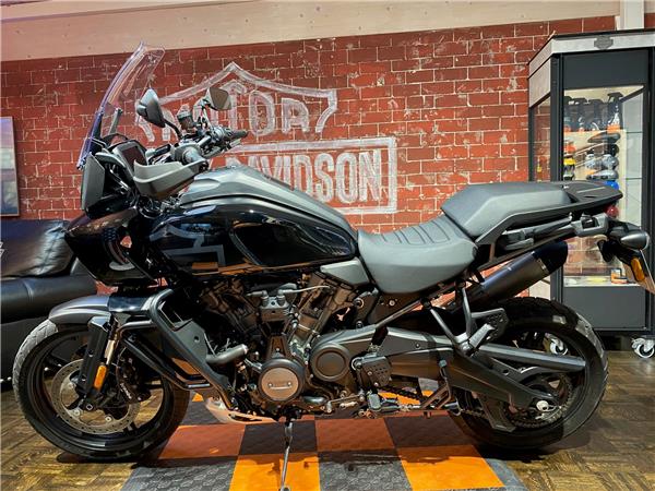 RA1250S Pan America Special + ARH & SE Auspuff