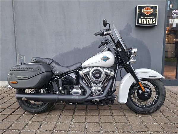 FLHC Heritage Softail Classic mit J&H Auspuff