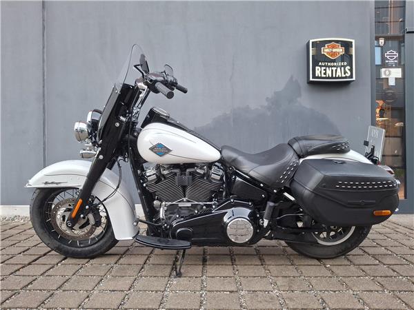 FLHC Heritage Softail Classic mit J&H Auspuff