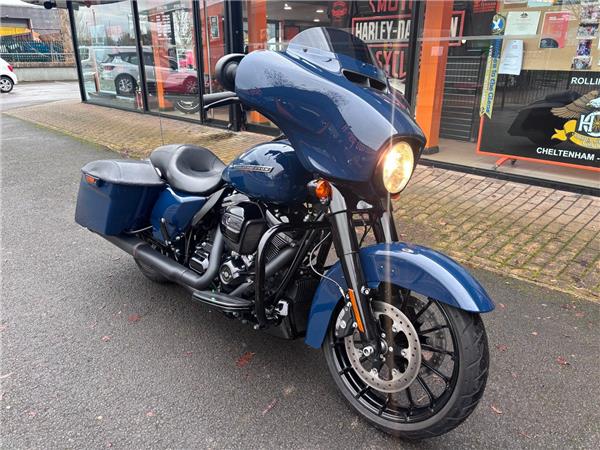 2018 HARLEY-DAVIDSON STREET GLIDE SPECIAL