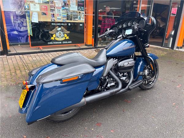 2018 HARLEY-DAVIDSON STREET GLIDE SPECIAL