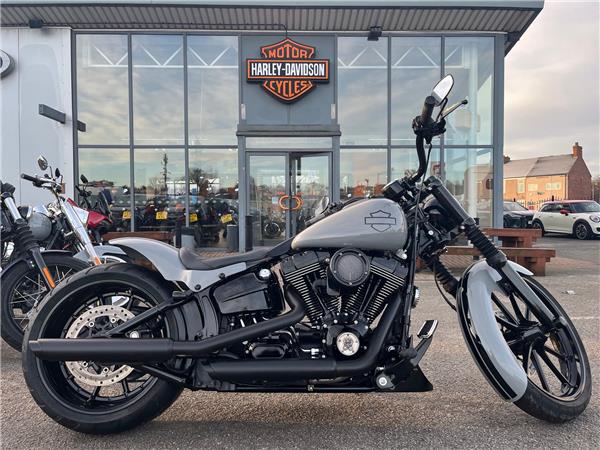 2016 HARLEY-DAVIDSON SOFTAIL FXBR BREAKOUT