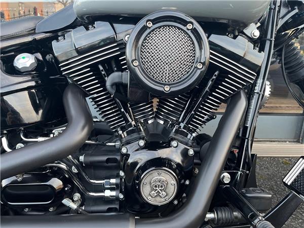 2016 HARLEY-DAVIDSON SOFTAIL FXBR BREAKOUT