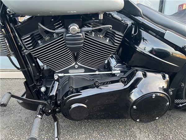 2016 HARLEY-DAVIDSON SOFTAIL FXBR BREAKOUT