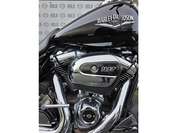 2017 HARLEY-DAVIDSON ROAD KING