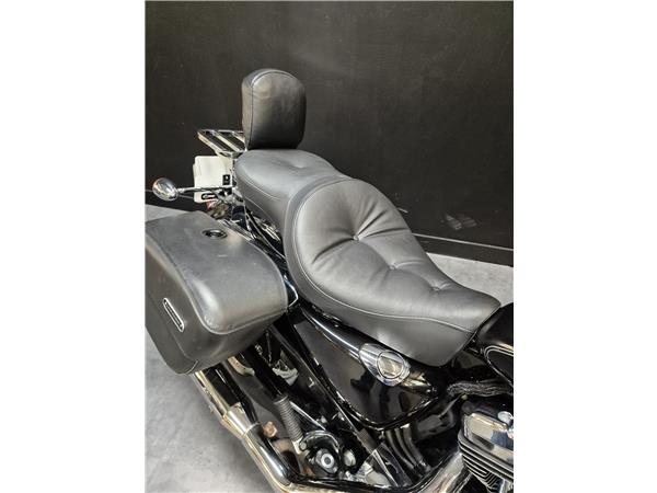 2015 HARLEY-DAVIDSON CUSTOM