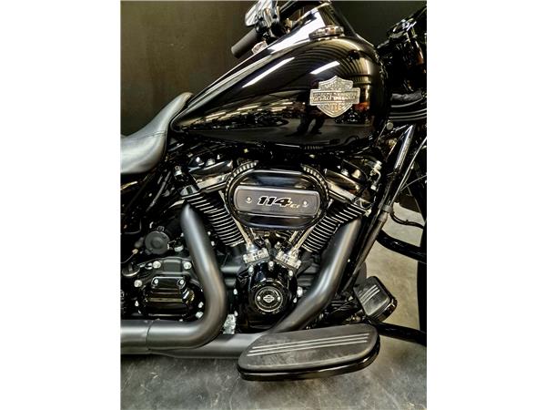2021 HARLEY-DAVIDSON ROAD KING