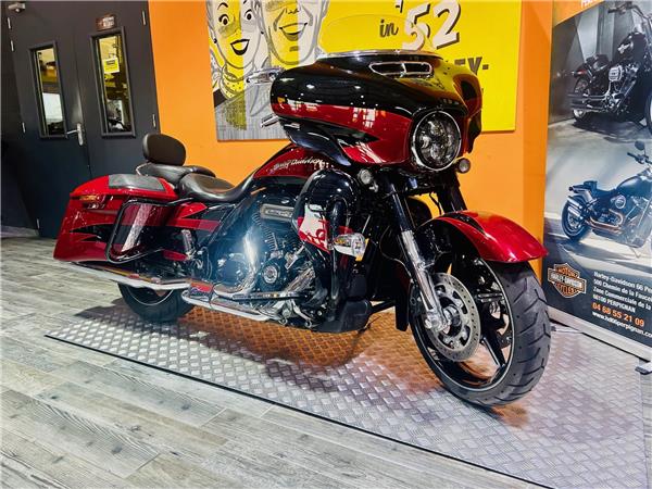 2017 HARLEY-DAVIDSON STREET GLIDE