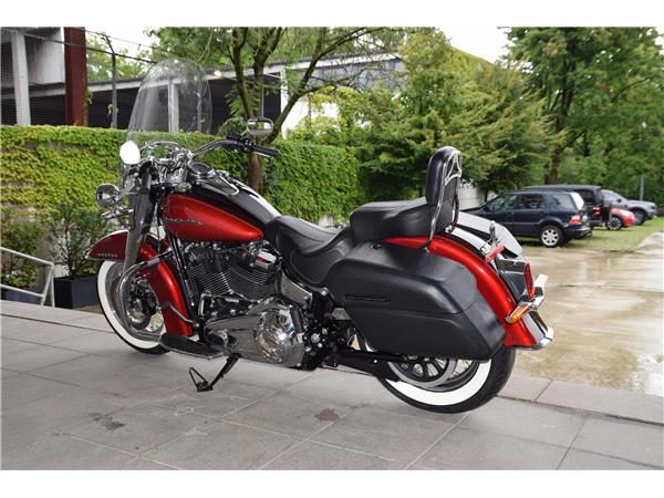 FLDE Softail DELUXE