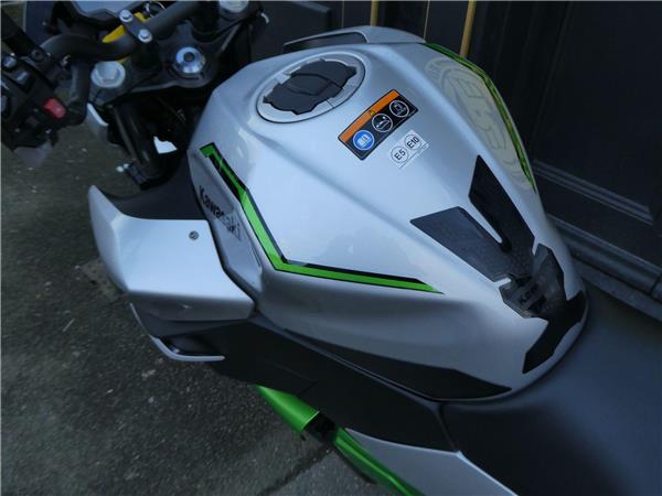 2024 Kawasaki Z7 Hybrid