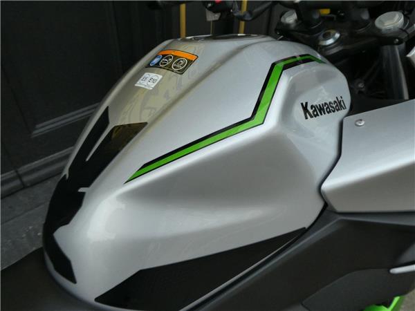 2024 Kawasaki Z7 Hybrid