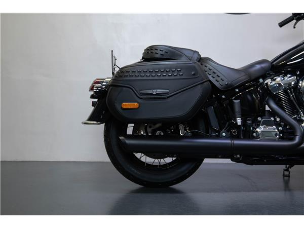 2025 harley-davidson FLHCS Heritage Classic 117