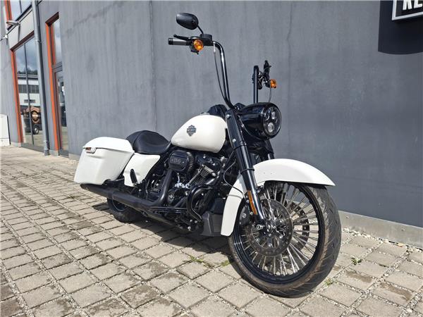 FLHRXS Road King Special 114 mit J&H Auspuff