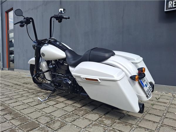 FLHRXS Road King Special 114 mit J&H Auspuff