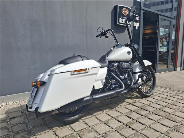 FLHRXS Road King Special 114 mit J&H Auspuff