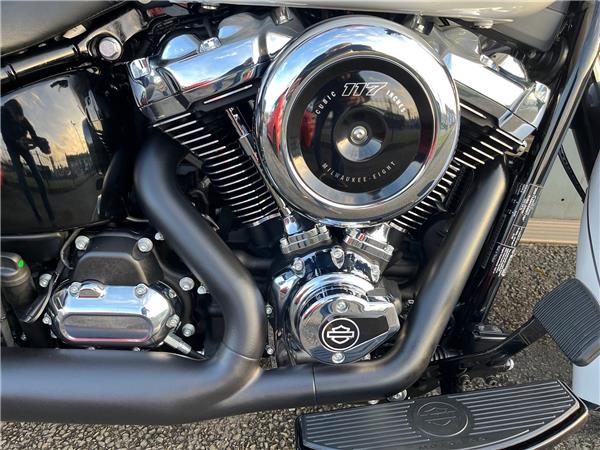 2025 HARLEY-DAVIDSON SOFTAIL FLHC HERITAGE CLASSIC