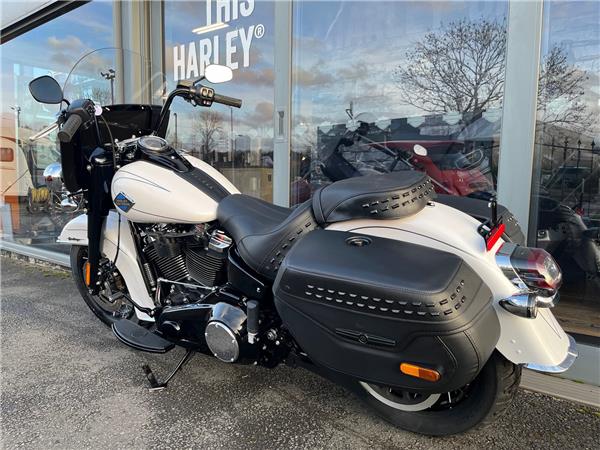 2025 HARLEY-DAVIDSON SOFTAIL FLHC HERITAGE CLASSIC