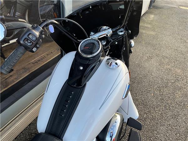 2025 HARLEY-DAVIDSON SOFTAIL FLHC HERITAGE CLASSIC