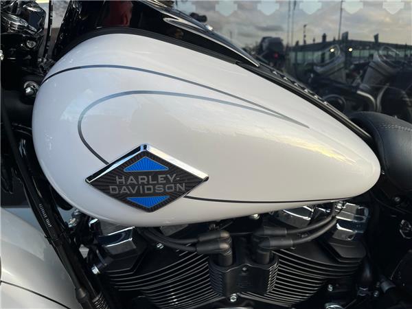 2025 HARLEY-DAVIDSON SOFTAIL FLHC HERITAGE CLASSIC
