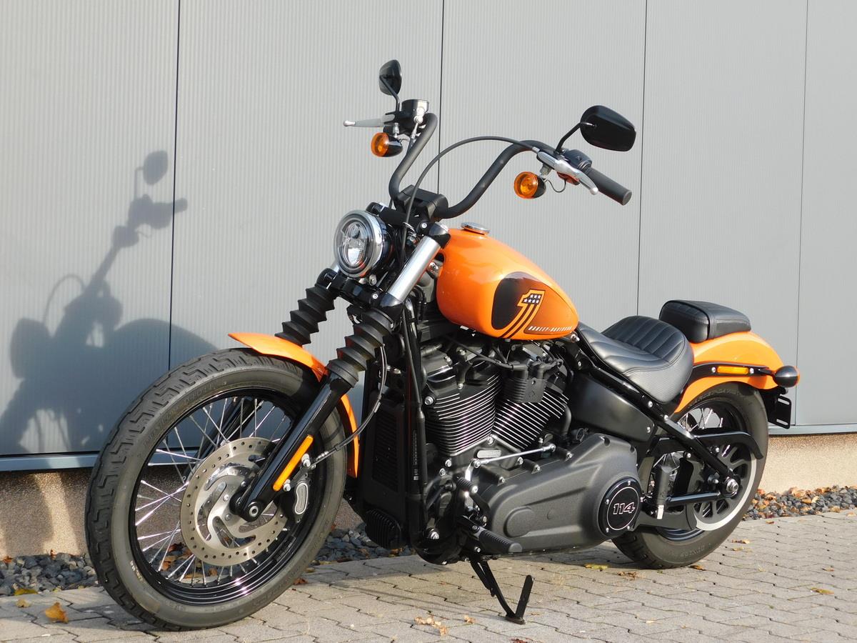 Street Bob 