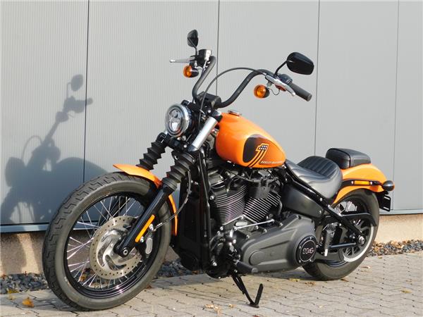 Street Bob 