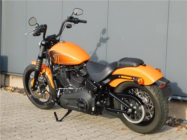 Street Bob 