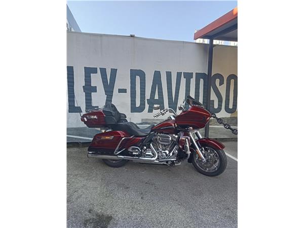 Harley-Davidson CVO Road Glide FLTRUSE  - 2015