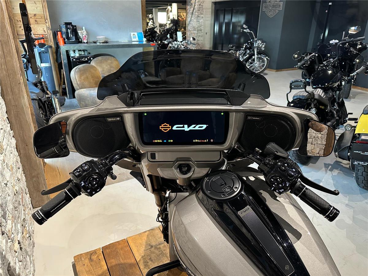2023 harley-davidson FLHXSE Street Glide CVO 121