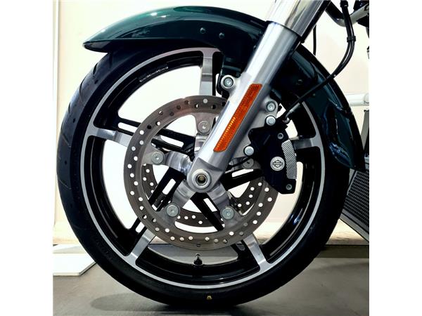 HARLEY-DAVIDSON ROAD GLIDE