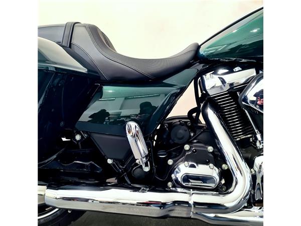 HARLEY-DAVIDSON ROAD GLIDE