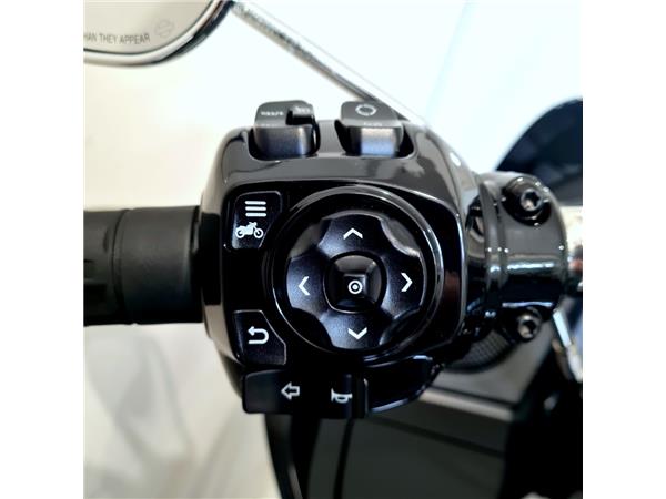 HARLEY-DAVIDSON ROAD GLIDE