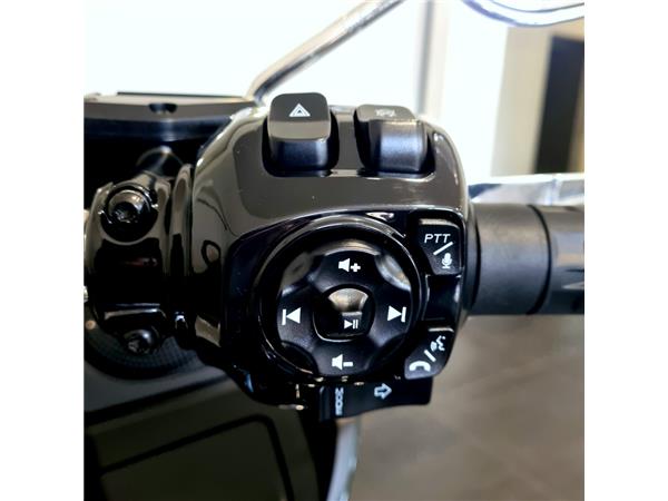 HARLEY-DAVIDSON ROAD GLIDE