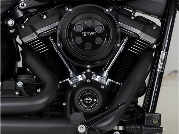 2018 Harley-Davidson FXBB SOFTAIL Street Bob Two-Tone