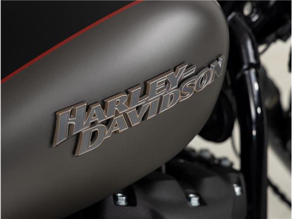 2018 Harley-Davidson FXBB SOFTAIL Street Bob Two-Tone