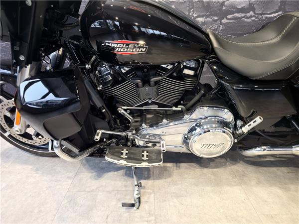 Street Glide FLHX